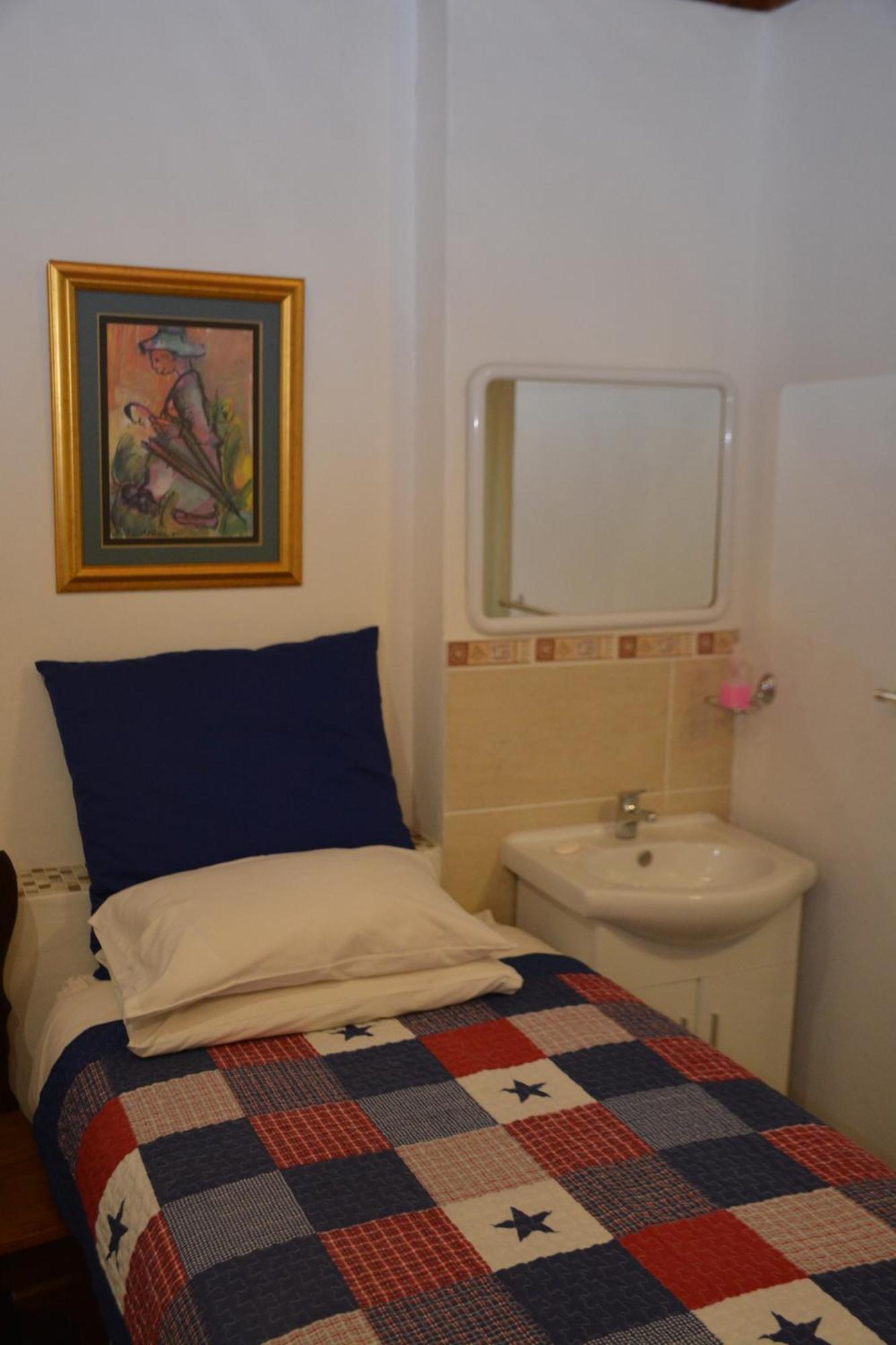 Blue Crane Guest House Bloemfontein Room photo
